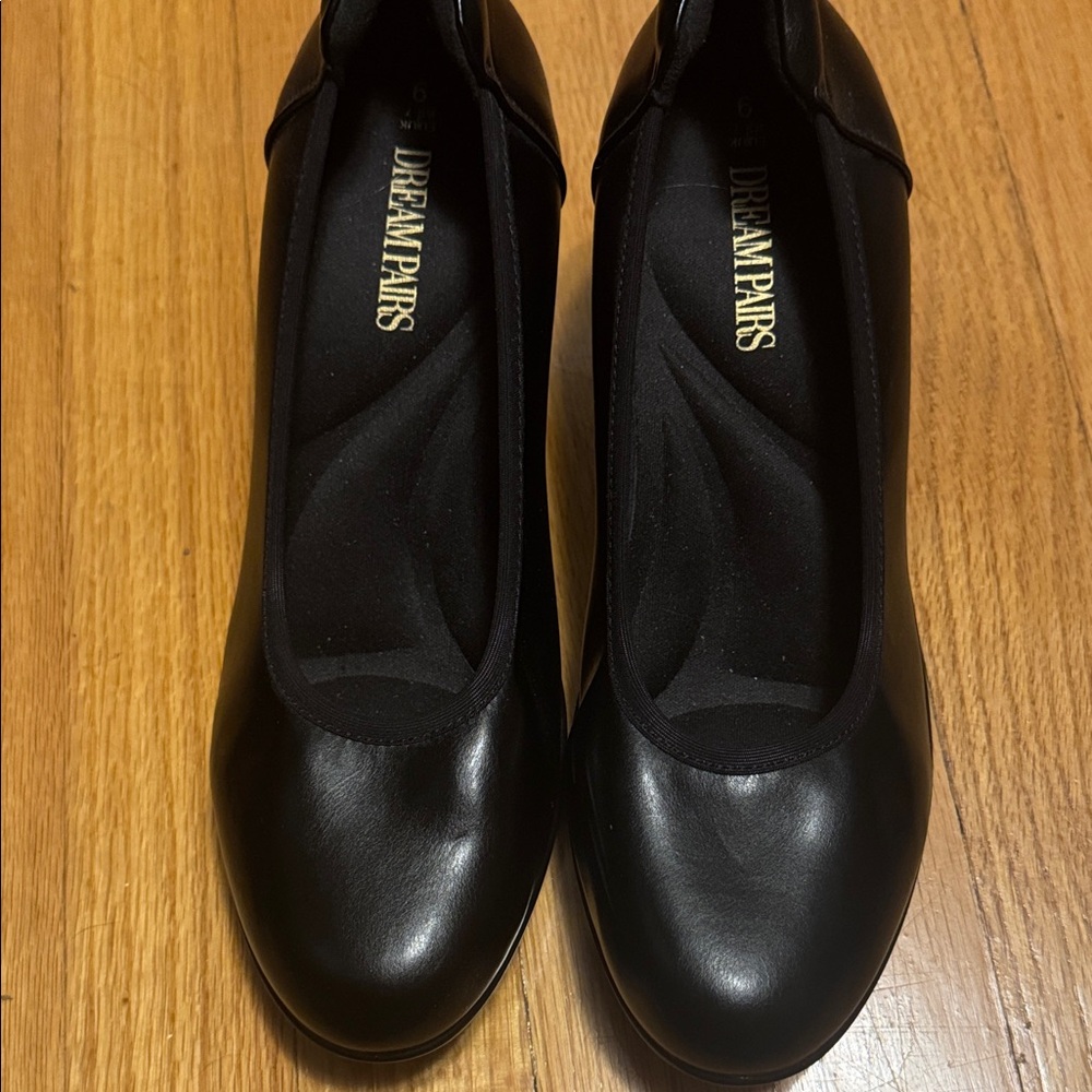 Dream Pairs Black Low Heel Pumps Worn Once